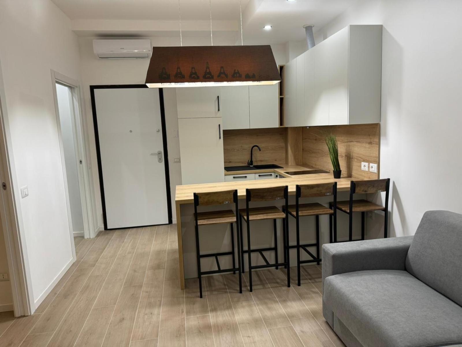 Feel - Central Beat Apartment Бергамо Екстериор снимка