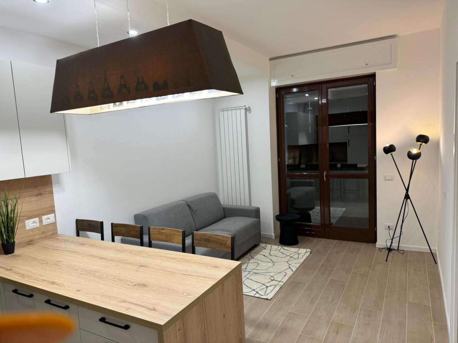Feel - Central Beat Apartment Бергамо Екстериор снимка