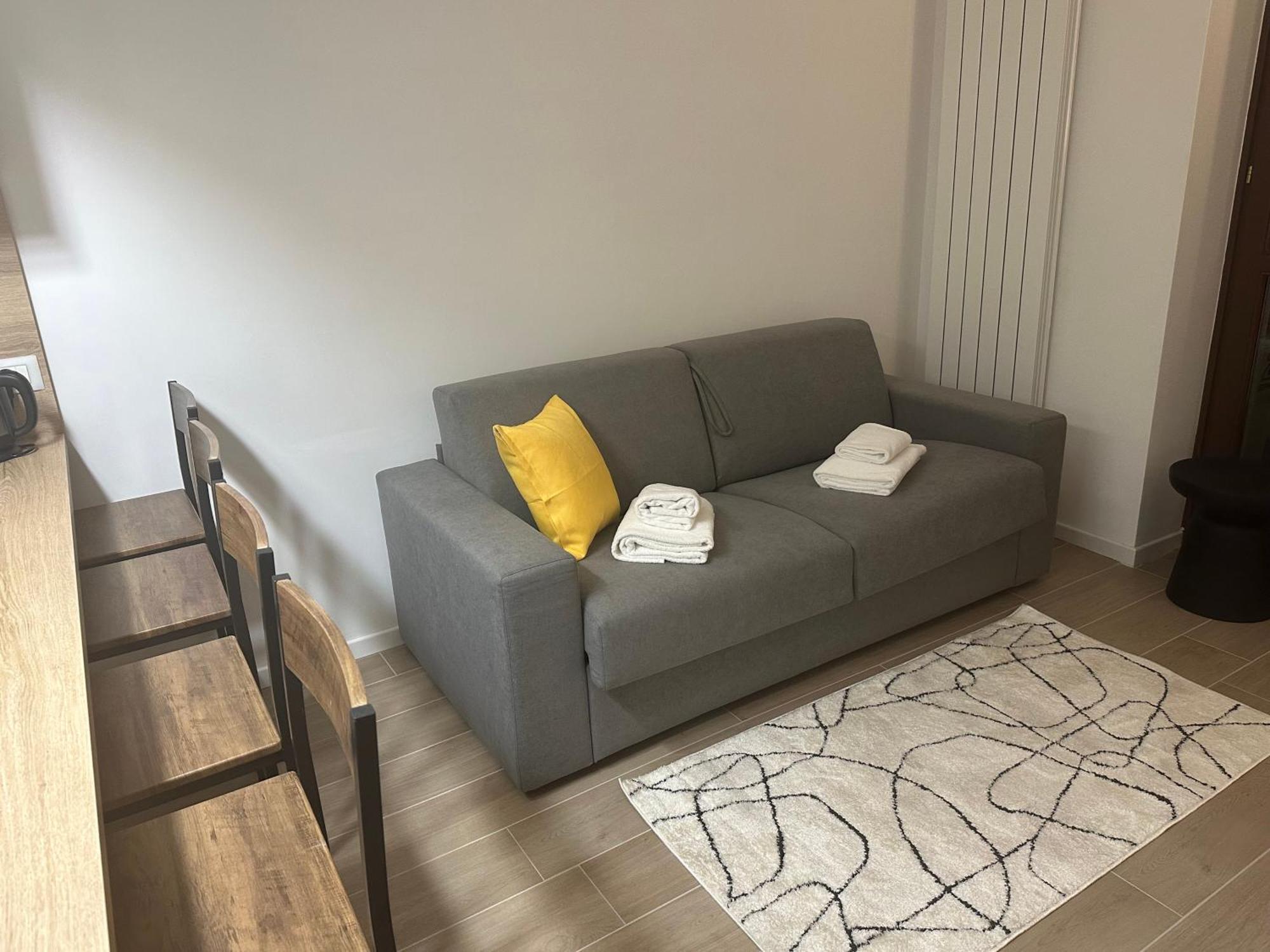 Feel - Central Beat Apartment Бергамо Екстериор снимка