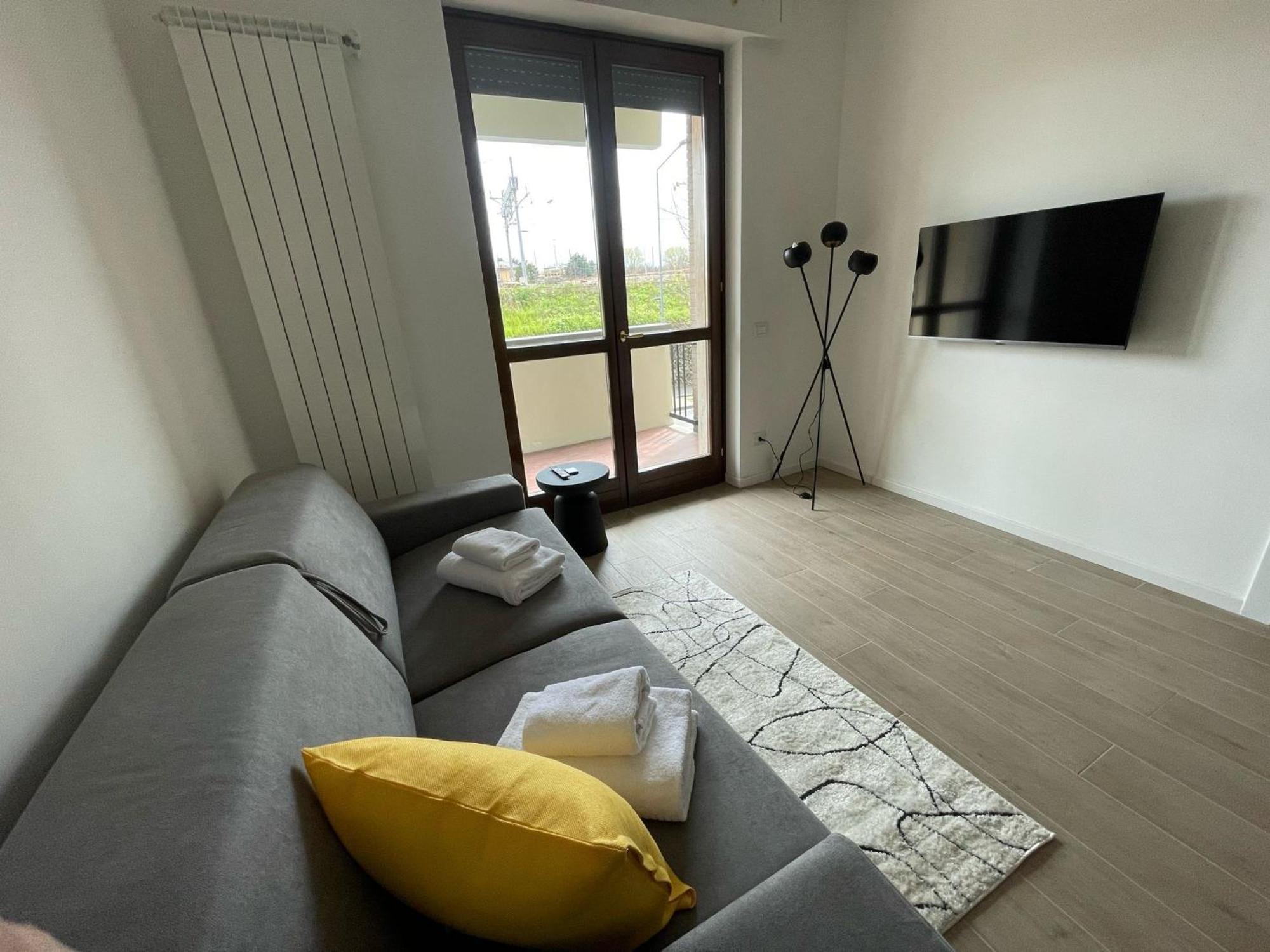Feel - Central Beat Apartment Бергамо Екстериор снимка